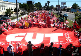 CUT lan?a programa de demiss?o e sofre amea?a de greve.