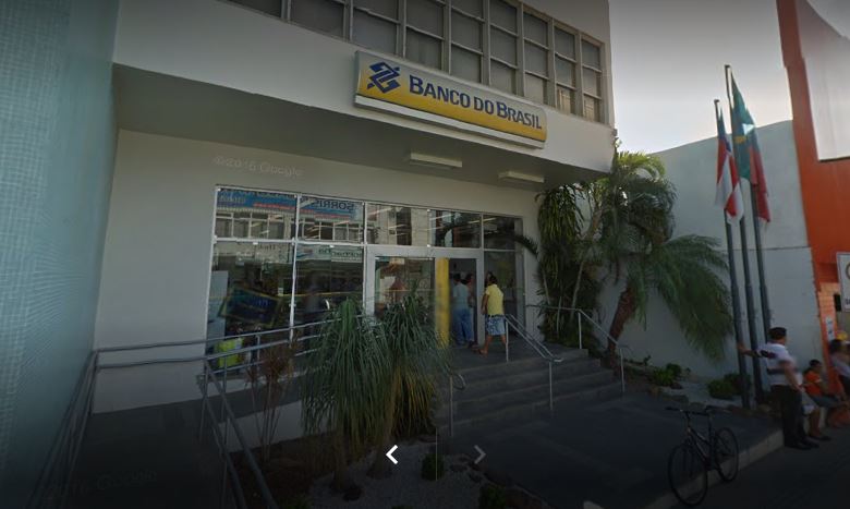 Mesmo com lucro bilionário, bancos continuam fechando agências.