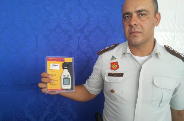 PM de Carinhanha ganha de moradores decibelímetro para fiscalizar som automotivo.