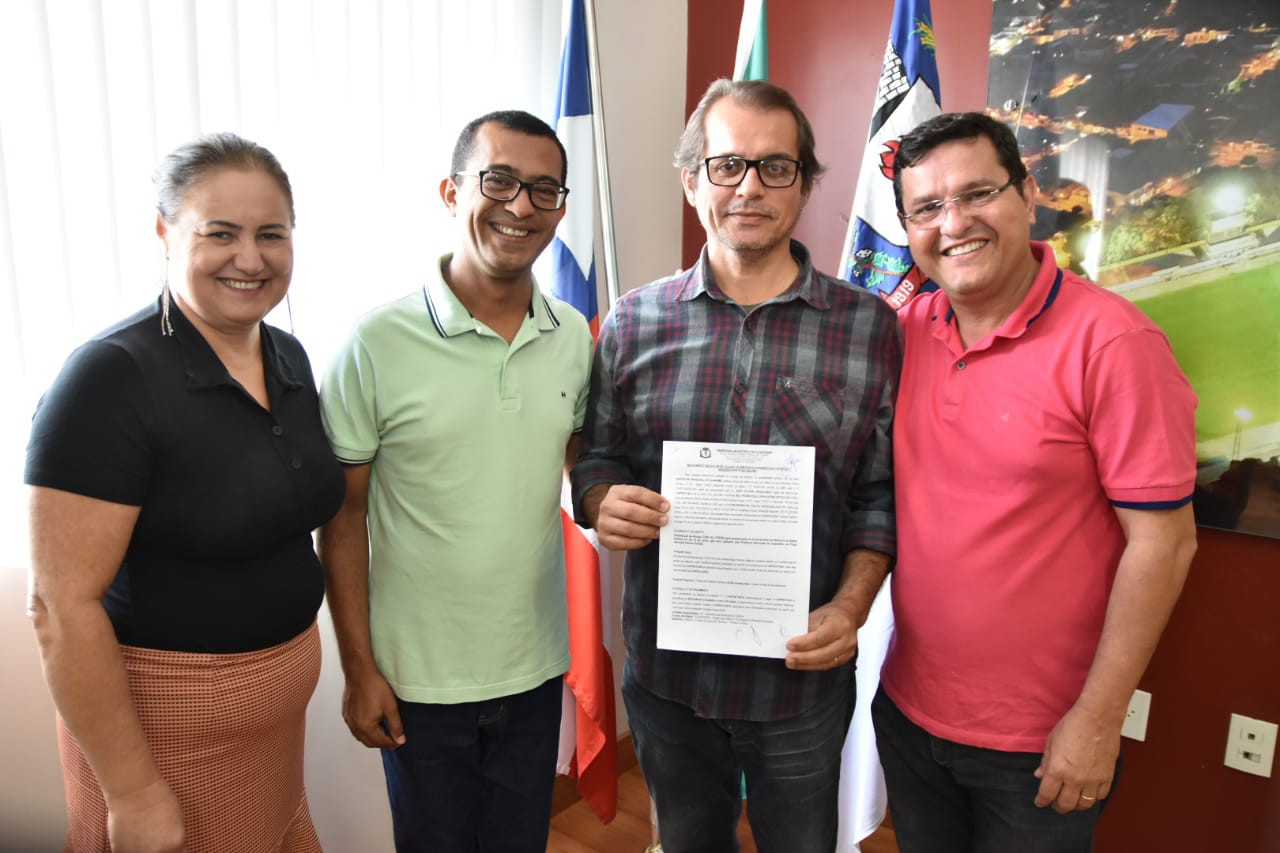 Encerramento do Trezen?rio de Santo Ant?nio ter? celebra??o musical com o cantor Tony Allysson na Pra?a do Feij?o.