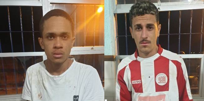 Dupla é detida com veículo irregular e munição em Carinhanha.