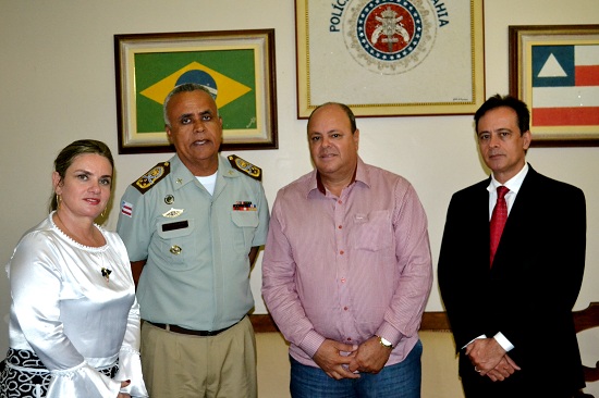 Deputada Ivana Bastos solicita implantação de Colégio Militar em Guanambi.