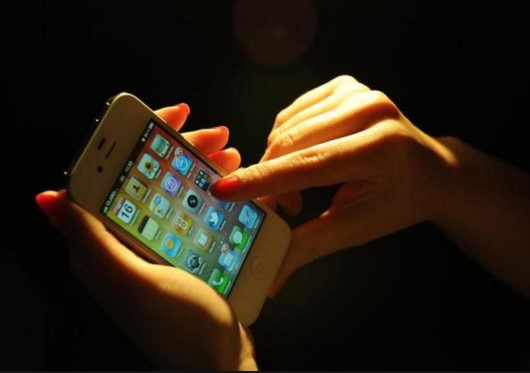 Operadoras de celular não podem cobrar mais adicional por chamadas fora da área.