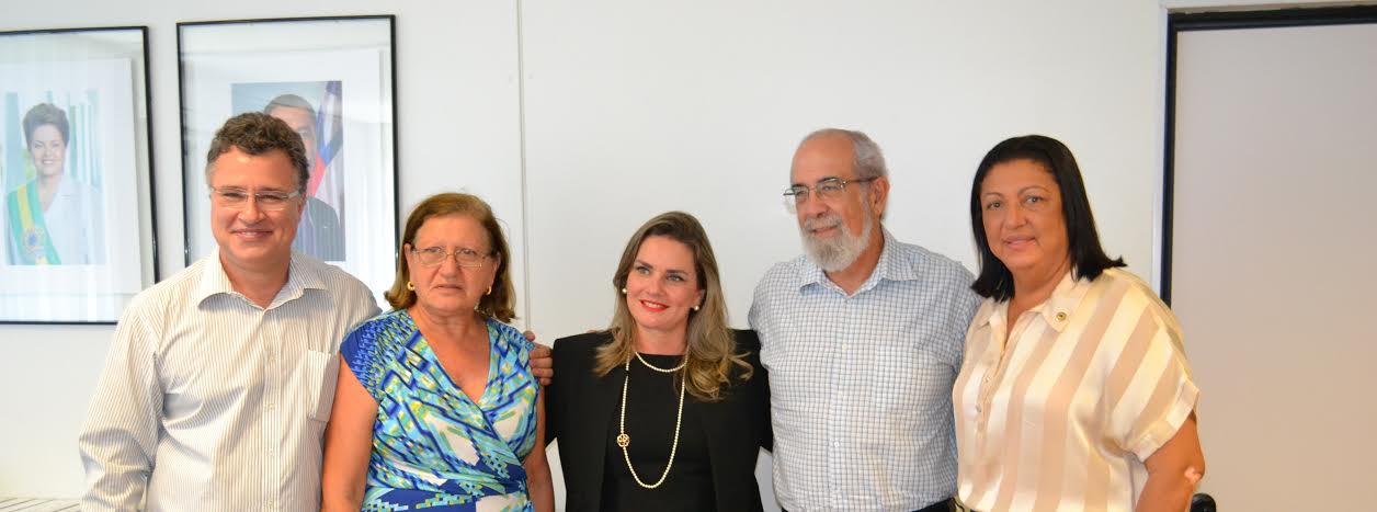 Deputados se reúnem com secretário da Casa Civil.