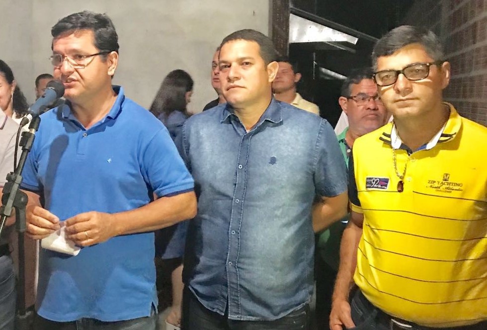 Prefeito de Guanambi anuncia obras de drenagem e pavimenta??o no Bairro Alaz?o e segunda etapa da Av. Antonieta Pimentel