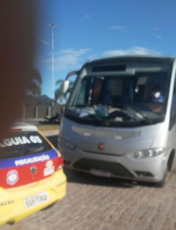 Coronavírus: ônibus são abordados diariamente nas barreiras sanitárias de Guanambi.