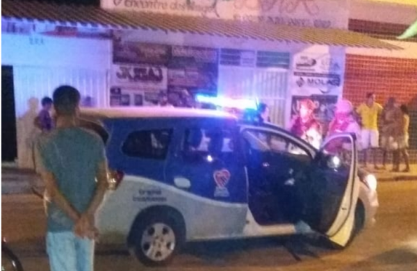 Jovens foram atingidos por tiros no bairro Beija-Flor em Guanambi.