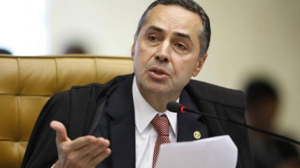 Presidente do TSE, Barroso fala em “possibilidade real” de adiamento das eleições municipais.