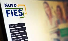 Estudantes com Fies podem pedir suspensão de parcelas a partir desta segunda.