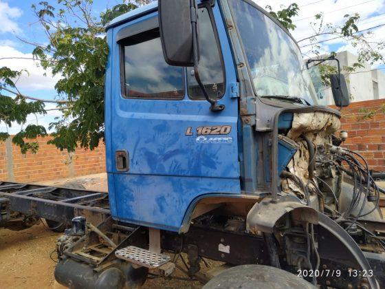Guanambi: PM desarticula desmanche de caminhões furtados. - Alô Cidade