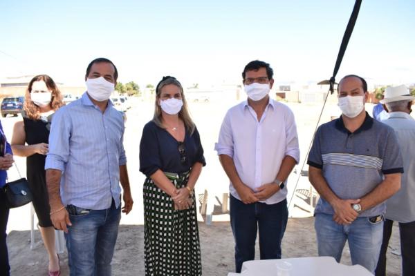 Prefeito Jairo Magalhães assina Ordem de Serviço para construção do Hospital Municipal. 