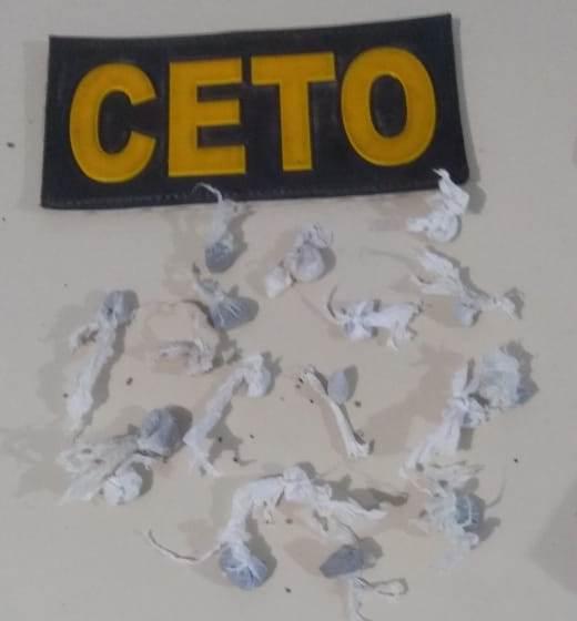 Adolescente é apreendido com drogas em Guanambi.