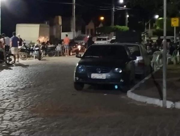 Igaporã: Ruas cheias e aglomerações marcam primeiro final de semana de reabertura de bares e restaurantes.