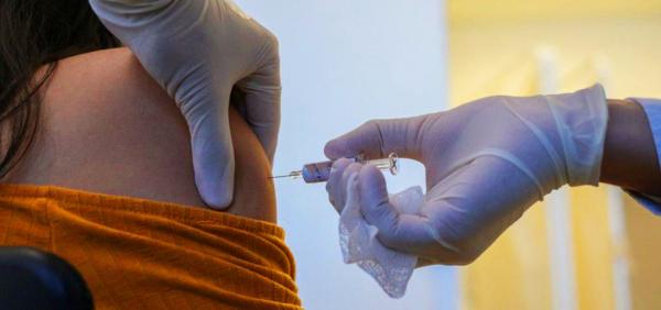 Rússia anuncia primeiro lote de vacinas da Covid-19 para setembro.