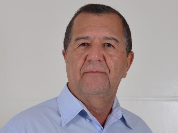 Justiça Eleitoral acata recurso e defere candidatura de Piau à prefeitura de Carinhanha.