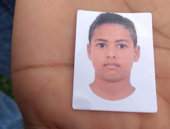 Menino de 10 anos de idade está desaparecido em Caetité. Família procura por informações.