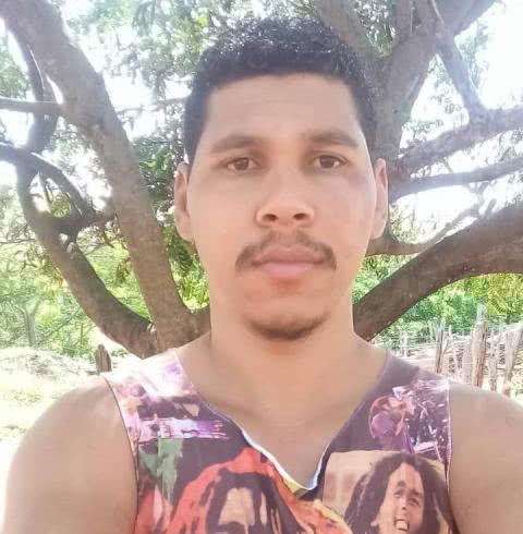 Motociclista é encontrado morto às margens da BR-122 em Urandi.