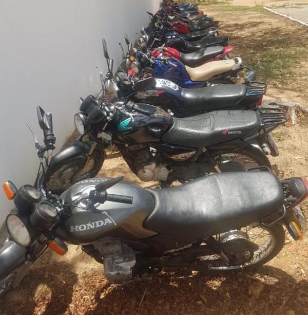 Operação Kadron retirou mais de 500 motocicletas de circulação em Guanambi.