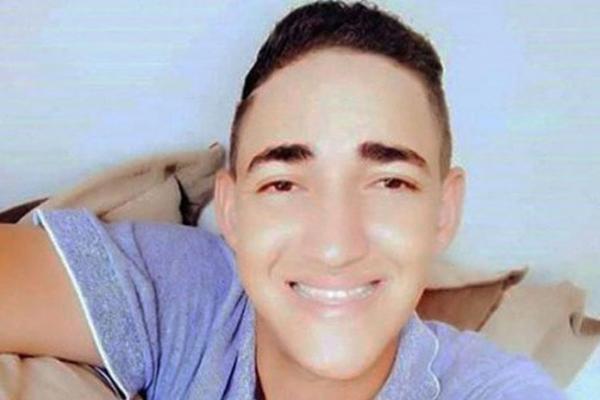 Adolescente que matou jovem por homofobia é assassinado com 15 tiros no oeste baiano.