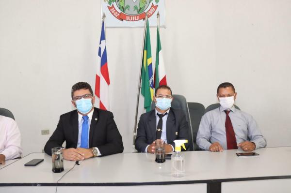 Justiça Eleitoral diploma prefeito Reinalldo Góes, vice e vereadores de Iuiú.