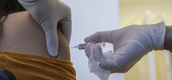Vacina de Oxford contra Covid é a primeira a ter resultados da 3ª fase de testes publicados em revista científica.