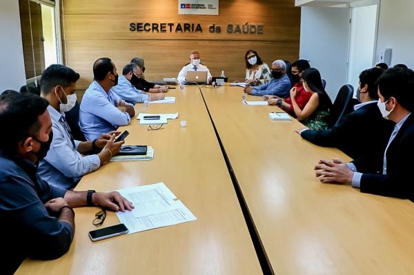 Em viagem à Salvador, Valtécio Aguiar se reúne com secretário de saúde da Bahia para providenciar o pleno funcionamento da Unacon de Caetité.