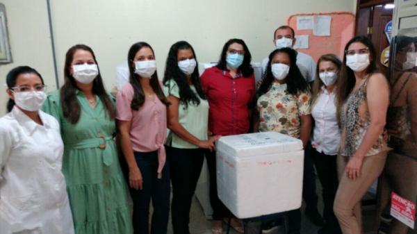 Guanambi recebe 1.325 doses da vacina Coronavac.