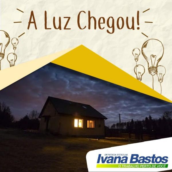 Ivana comemora início de obras de energia elétrica em comunidades de Urandi.