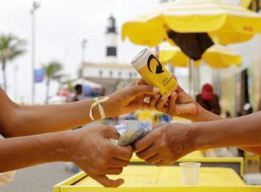 Ambev vai doar R$ 255 para ambulantes que não poderão vender cerveja no Carnaval.