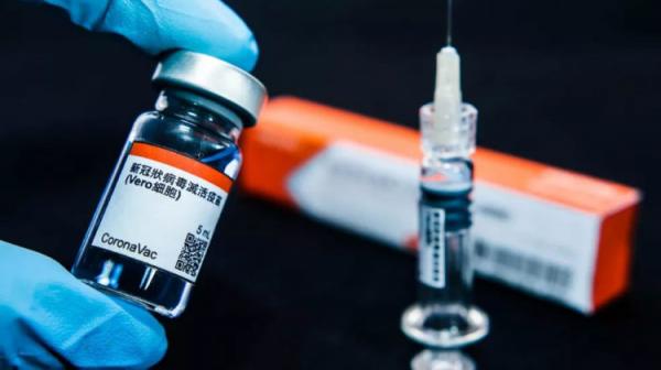 CoronaVac: Butantan recebe insumos para 8,6 milhões de doses de vacina.