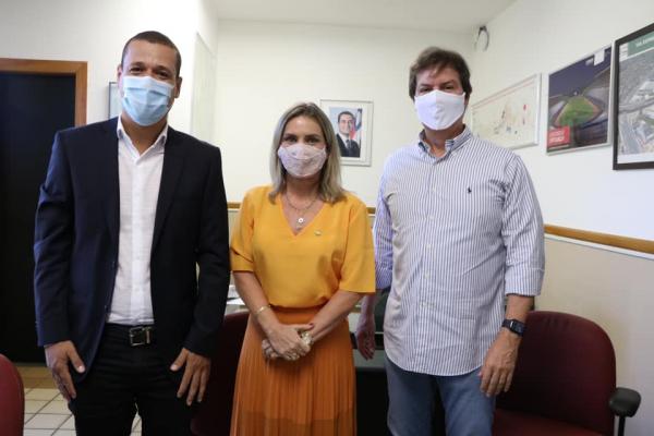Malhada: Deputada Ivana Bastos e prefeito buscam investimentos para a agricultura familiar no município.