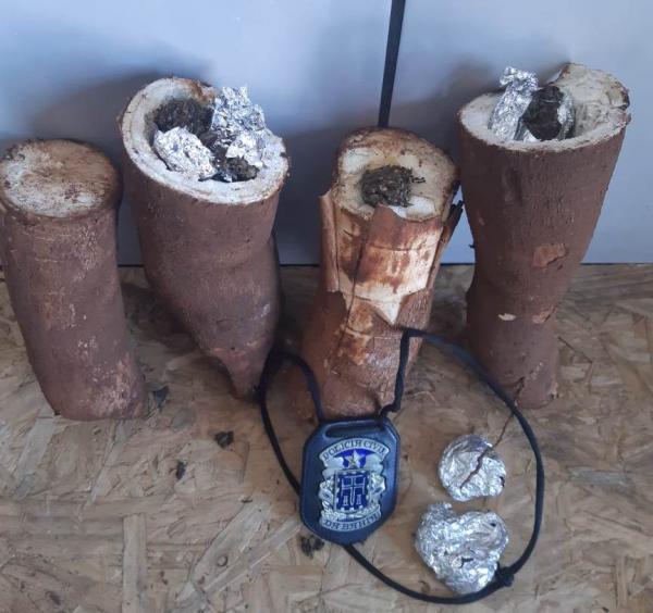 Mulher é presa ao tentar entrar em unidade prisional com drogas dentro de mandioca em Santa Maria da Vitória.