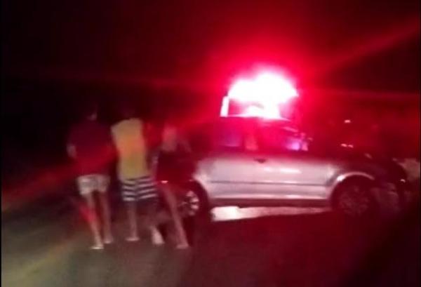 Acidente entre carro e moto deixa duas pessoas mortas em Caetité.