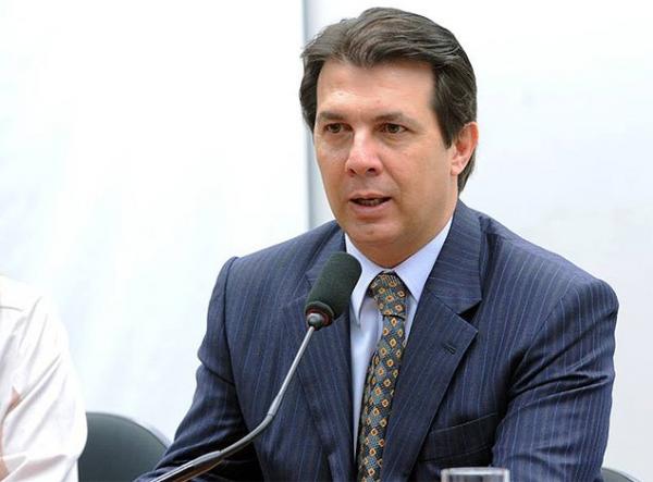 Arthur Maia afirma a radialista guanambiense que não deixará do DEM.