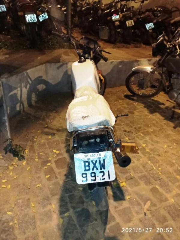 Homem é preso com moto furtada em Guanambi.