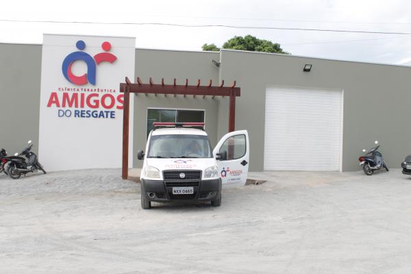 MP recomenda que comunidade terapêutica em Guanambi interrompa internações e regularize seu funcionamento.