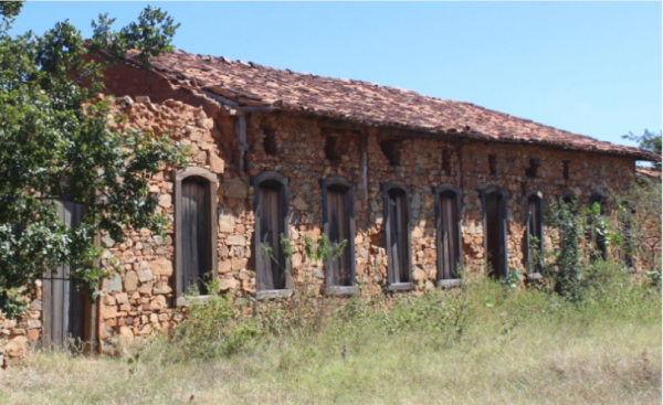 Prefeitura de Igaporã inicia processo de recuperação da Casa de Pedras.