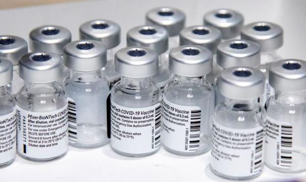 Brasil recebe terceiro lote de vacinas da Pfizer na semana.