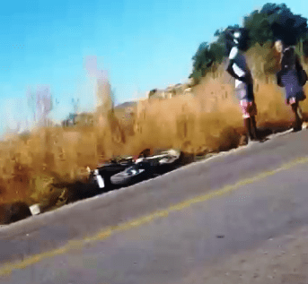 Idoso morre após ser atropelado por moto na BR-030 em Guanambi.