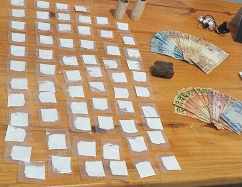 Polícia Civil apreende drogas e dinheiro em operação realizada em Espinosa.