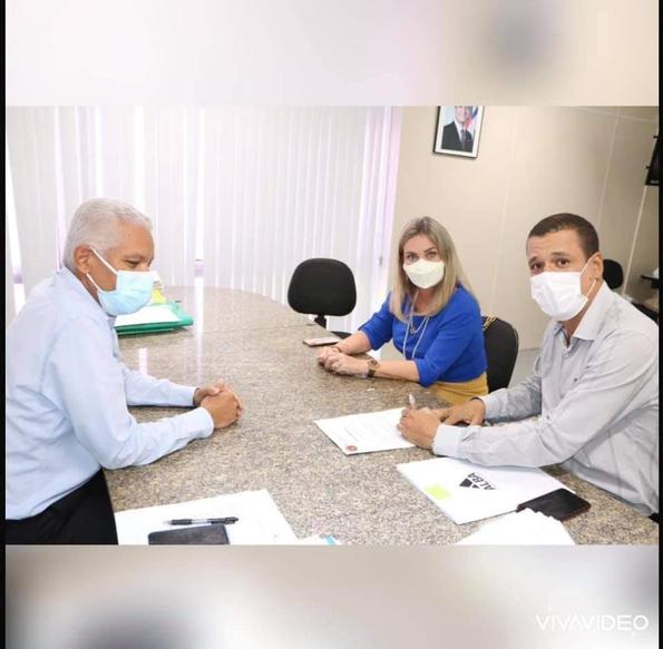 Luta de Ivana e Gimmy garante iluminação pública para Malhada.
