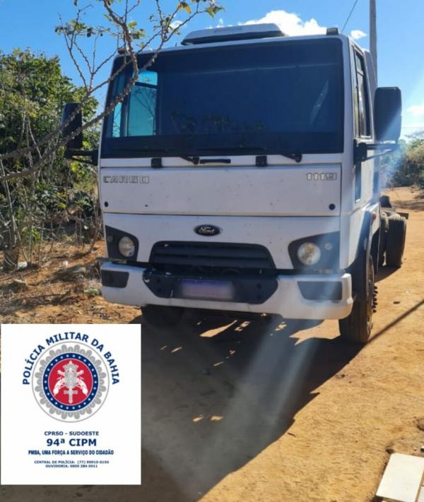 Polícia recupera moto e caminhão roubados em Igaporã e Caetité.