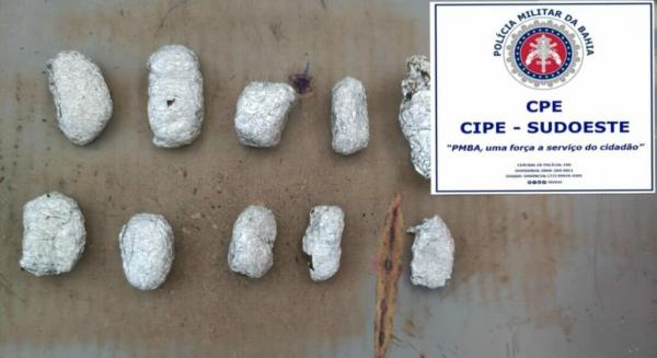 Homem é preso com drogas no município de Candiba.