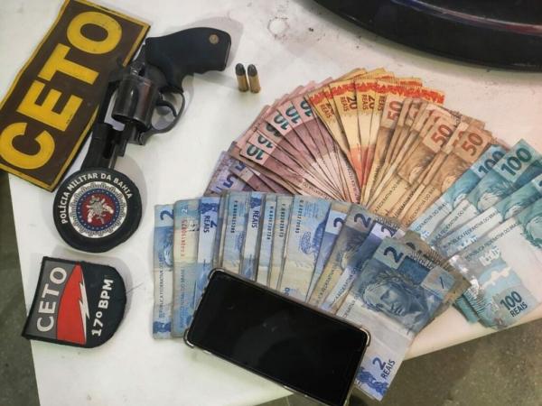 Homem é preso com revólver e máquinas caça-níqueis em Guanambi.
