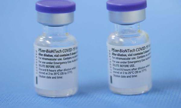 Pfizer fecha acordo para produção de vacinas da covid-19 no Brasil.