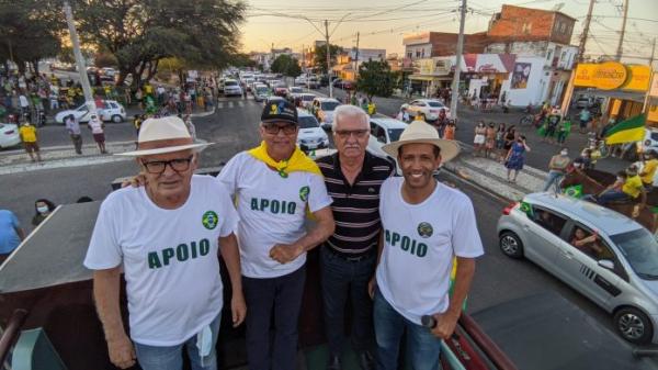 Convocado por empresários, ato em favor de Bolsonaro em Guanambi foi o maior desde a eleição de 2018.