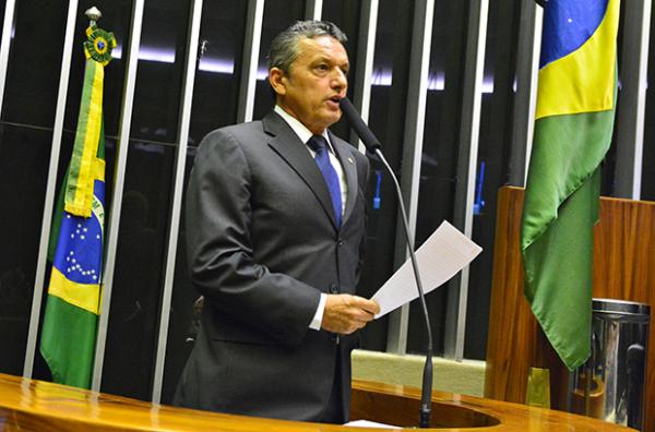 Deputado Charles Fernandes solicita a inclusão do PL 2471/2021 na pauta de votação da Câmara; projeto irá beneficiar os mototaxistas com desconto na compra de motocicletas.