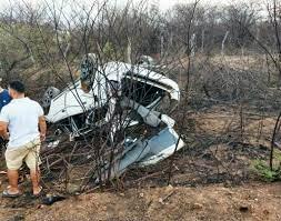 Acidente automobilístico deixa três pessoas feridas na BA-263 em Sebastião Laranjeiras.