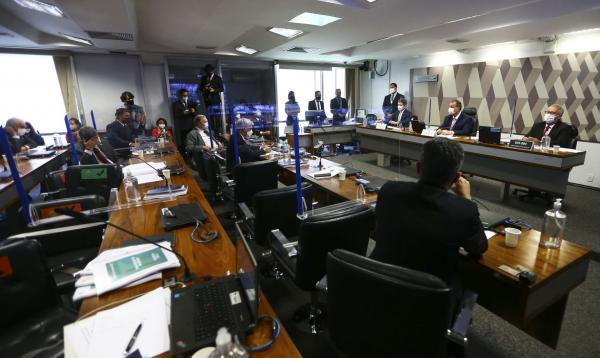 CPI da Pandemia aprova relatório e pede indiciamento de 80 pessoas.