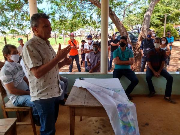 Deputado Charles Fernandes entrega tratores para cidades da região e cumpre agenda em Ibiassucê.